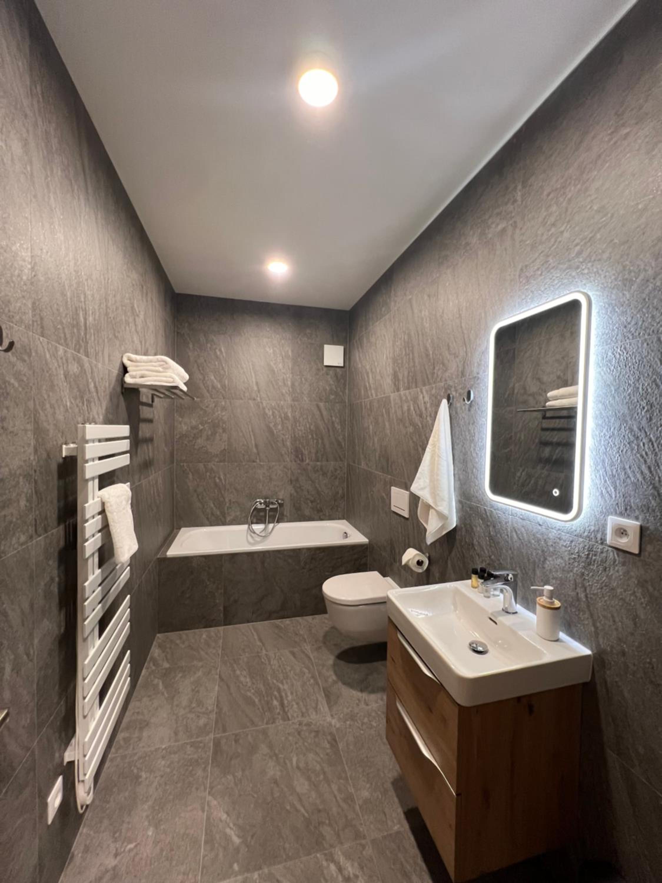 Golden Ridge Apartments