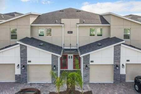 Awesome Thematic 3BR Condo with Garage & Waterpark view 3