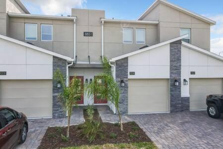 Awesome Thematic 3BR Condo with Garage & Waterpark view 5