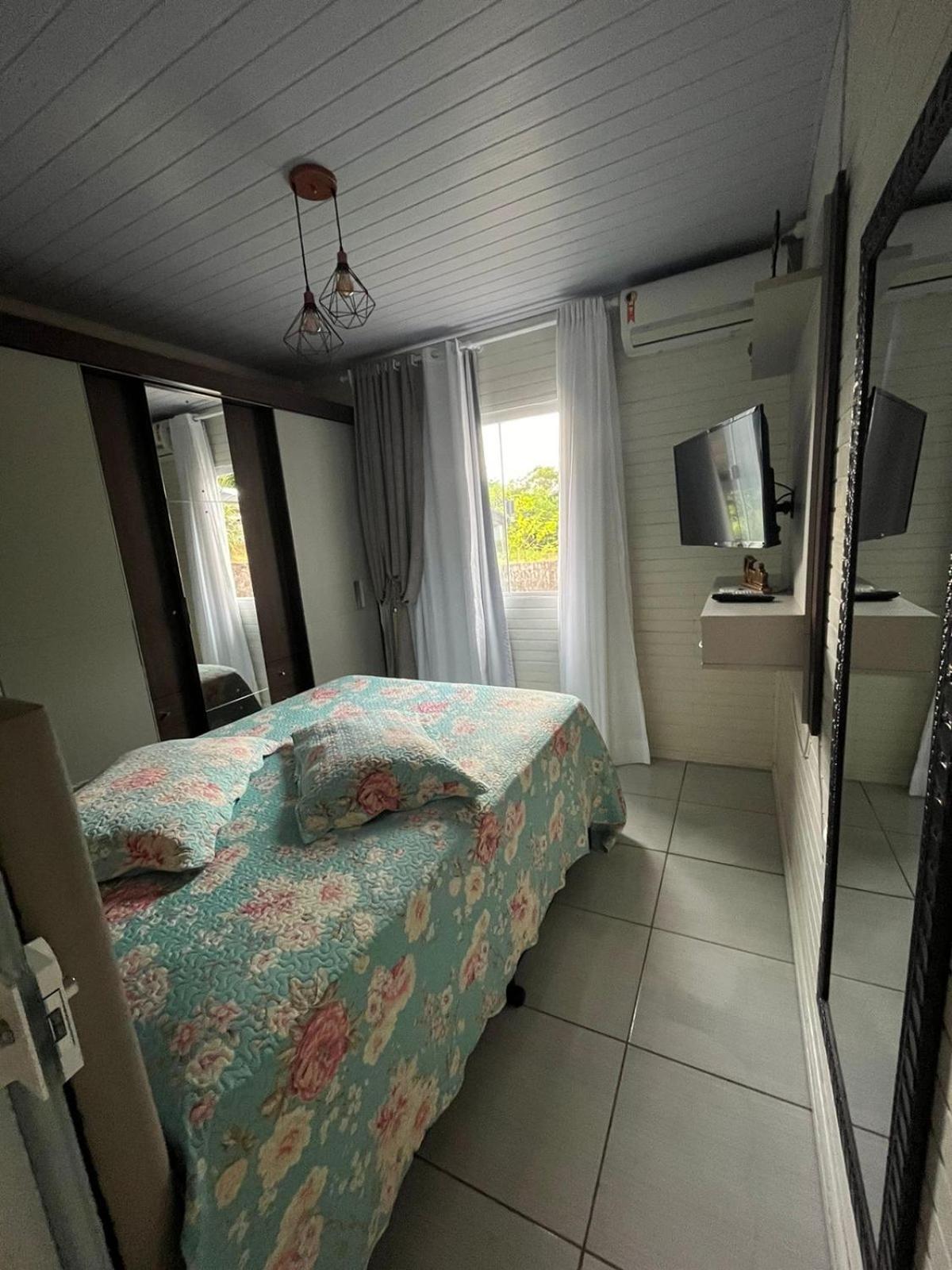 Casa aconchegante em Governador Celso Ramos - Nazário