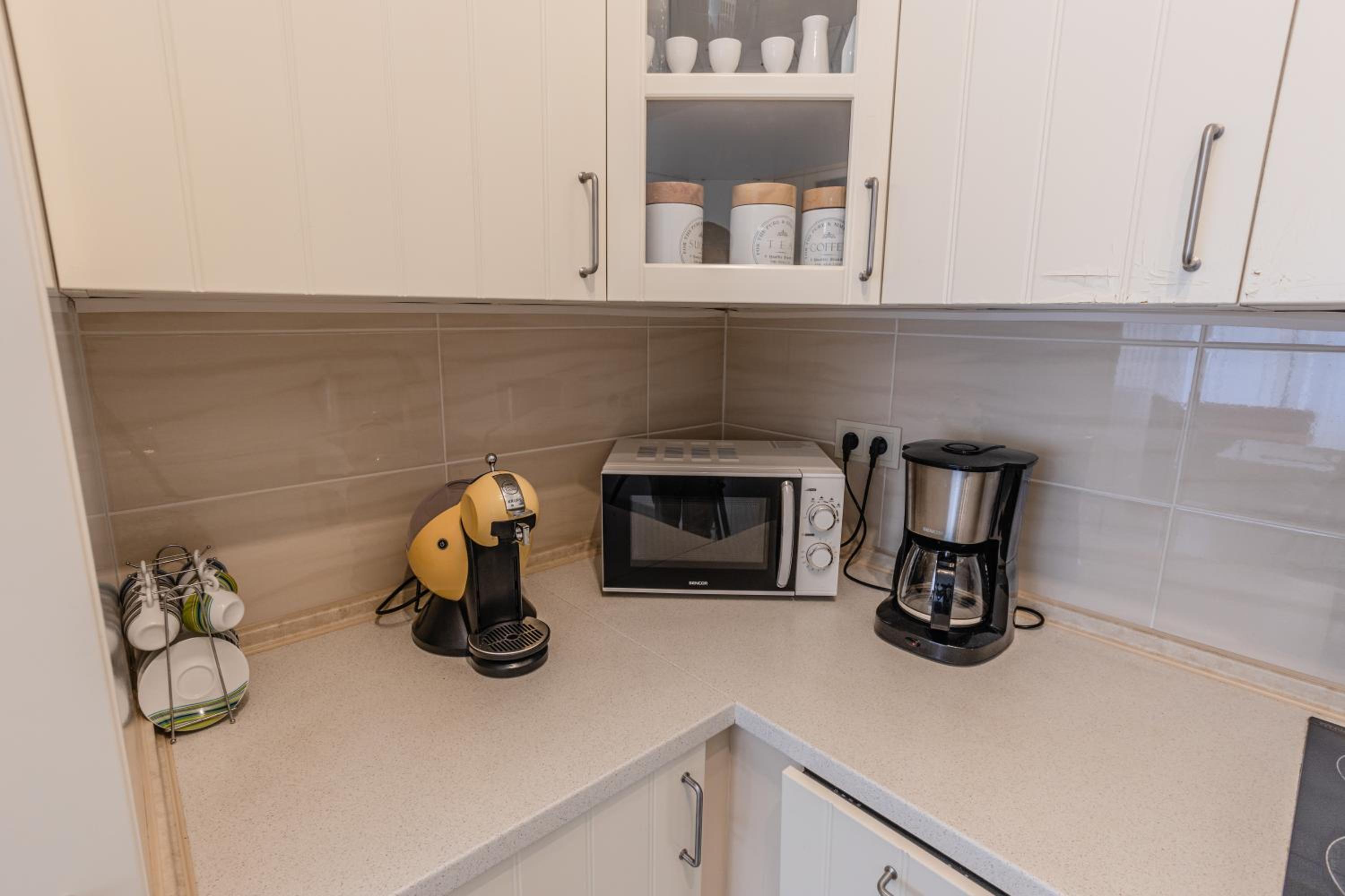 Spacious Terrace Apartment with free private parking