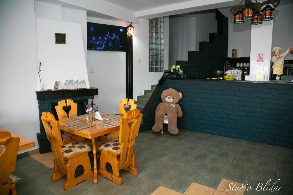 Photo 33