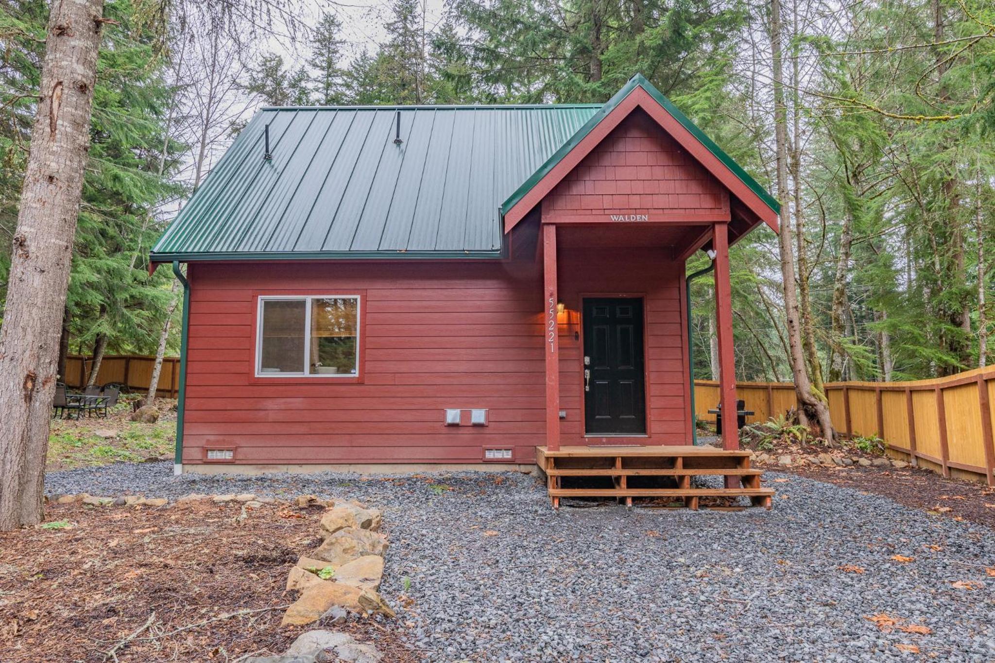 Mt. Rainier Cabin w/hot tub
