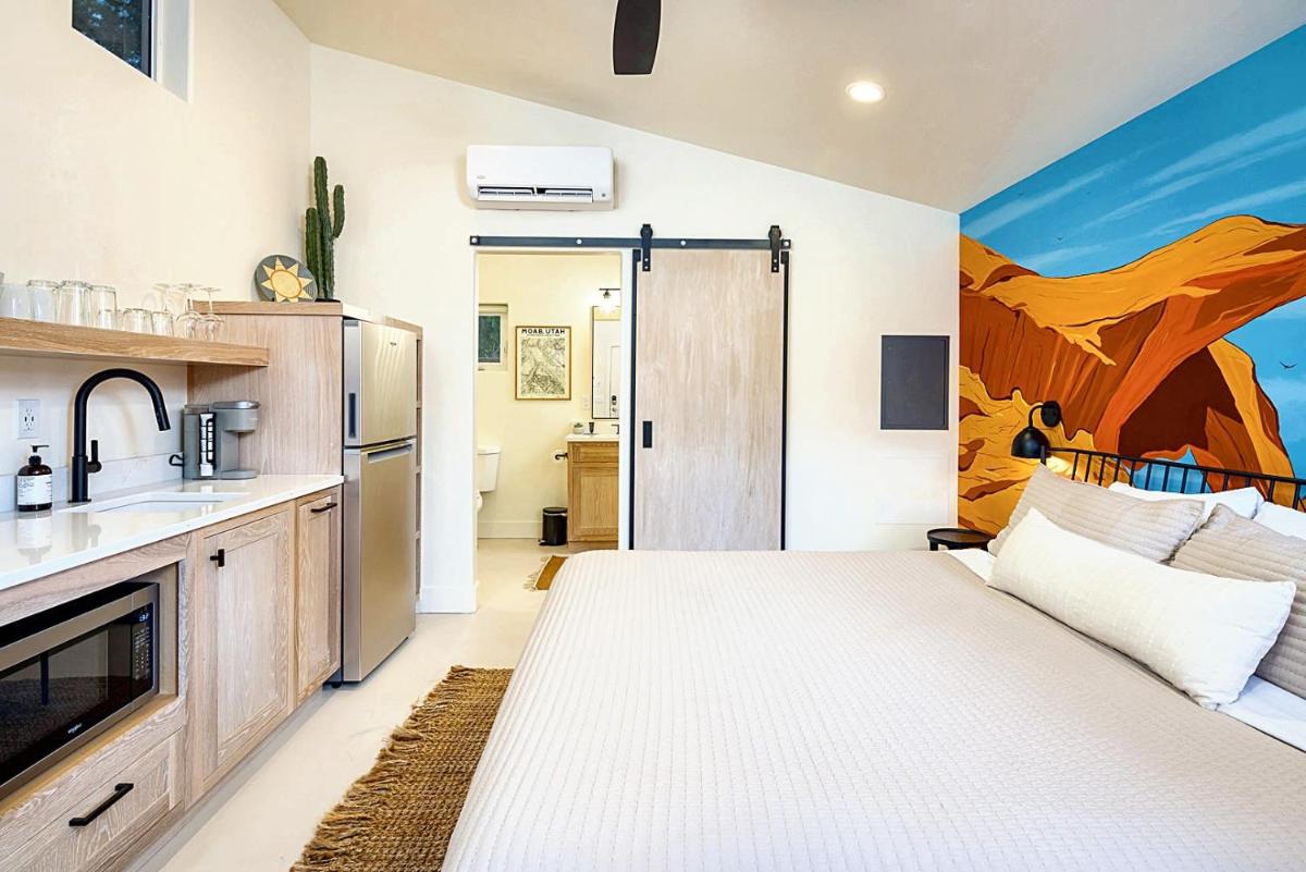 Downtown Kokopelli #1- Newly Remodeled Stylish Studio view 2