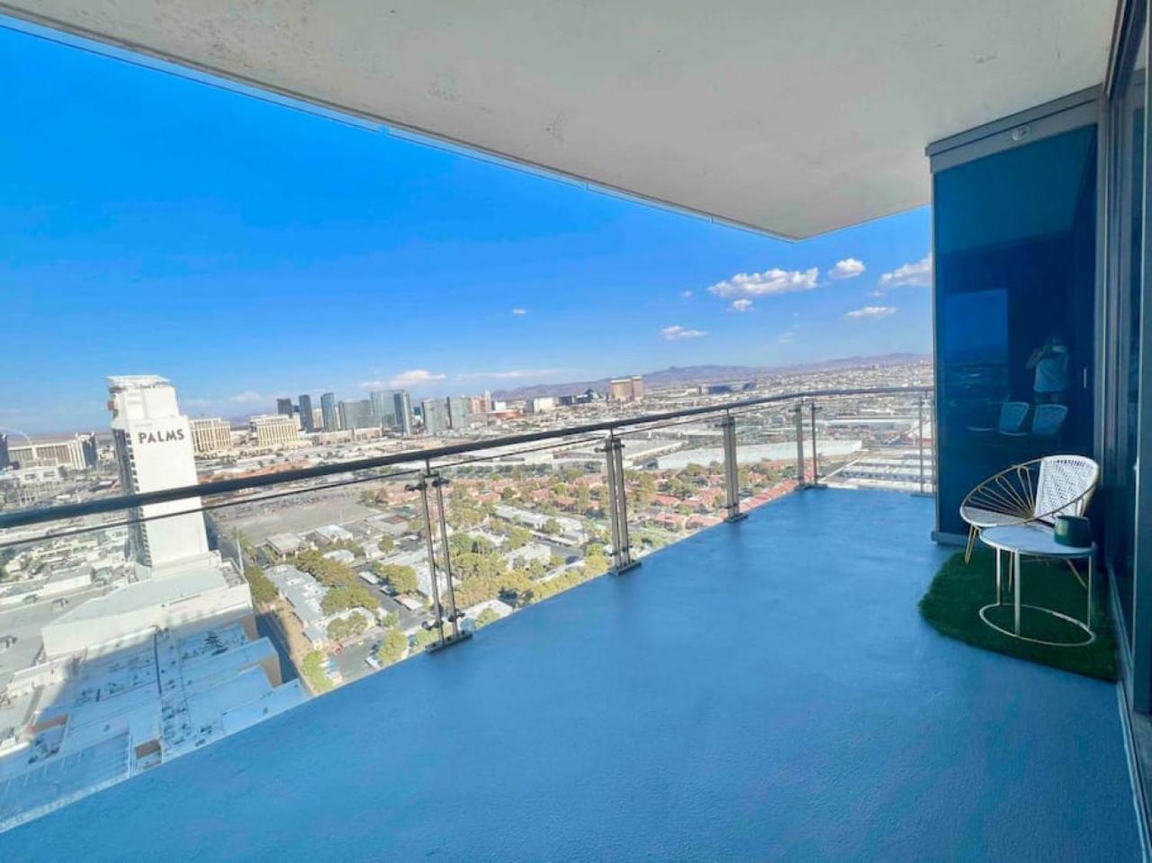 Palms Place, Strip View, 33rd floor, 1 bedroom view 5