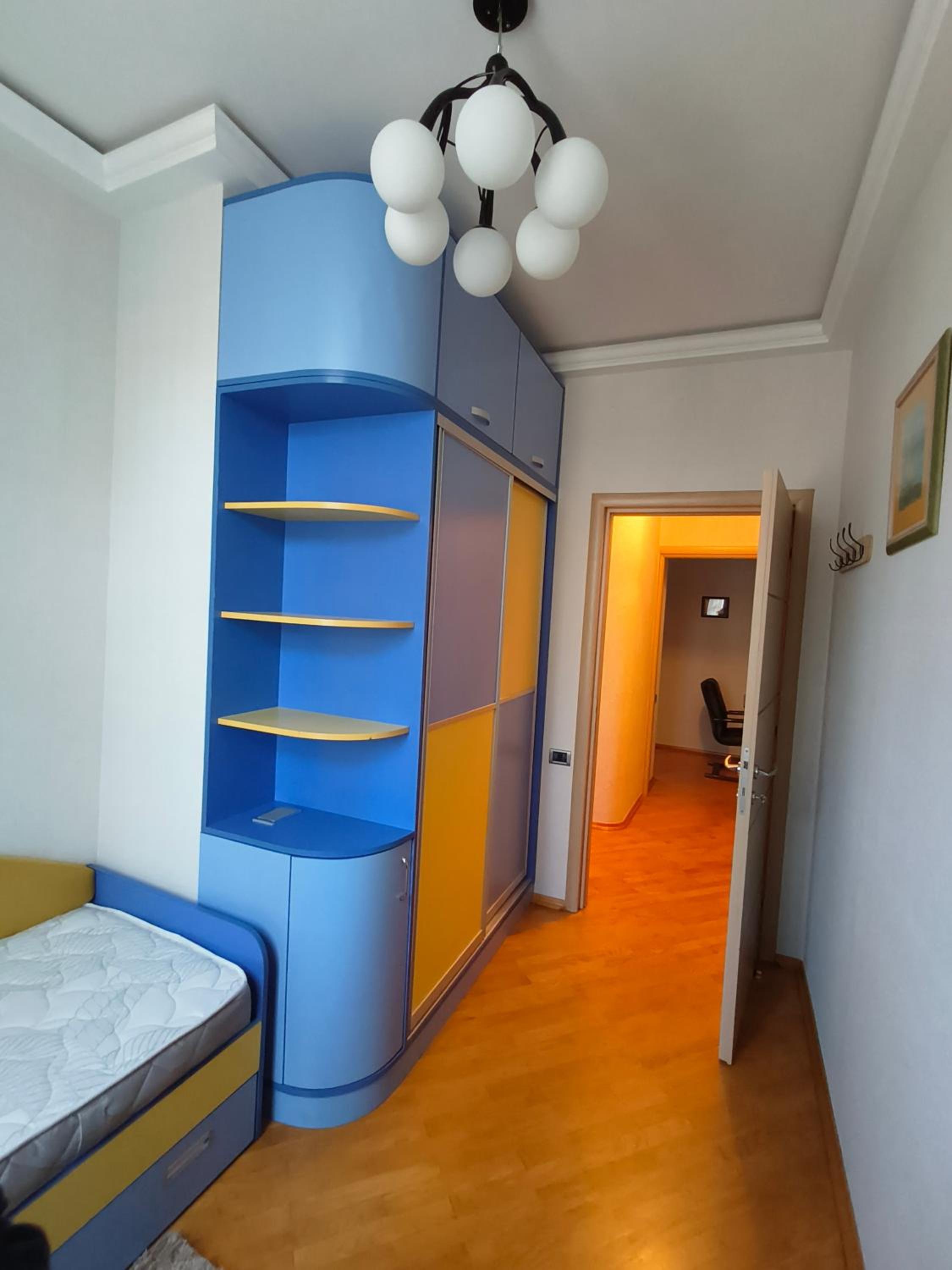 Apartment near m.Xatai