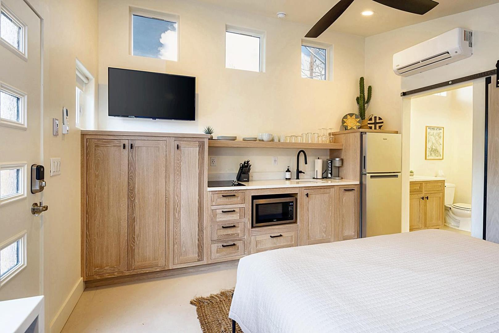 Downtown Kokopelli West 7 - Newly Remodeled Stylish Studio view 3