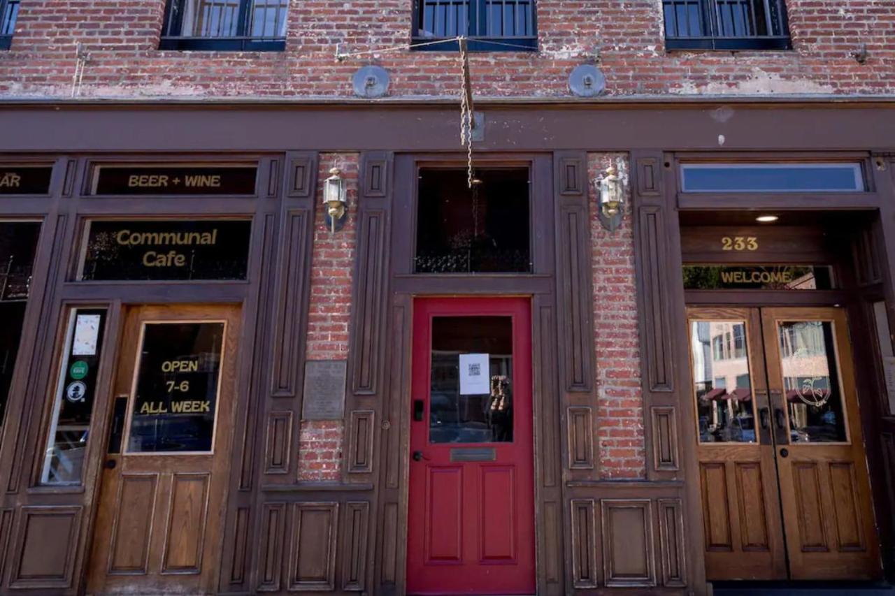 Speakeasy Suites Sleeps 18