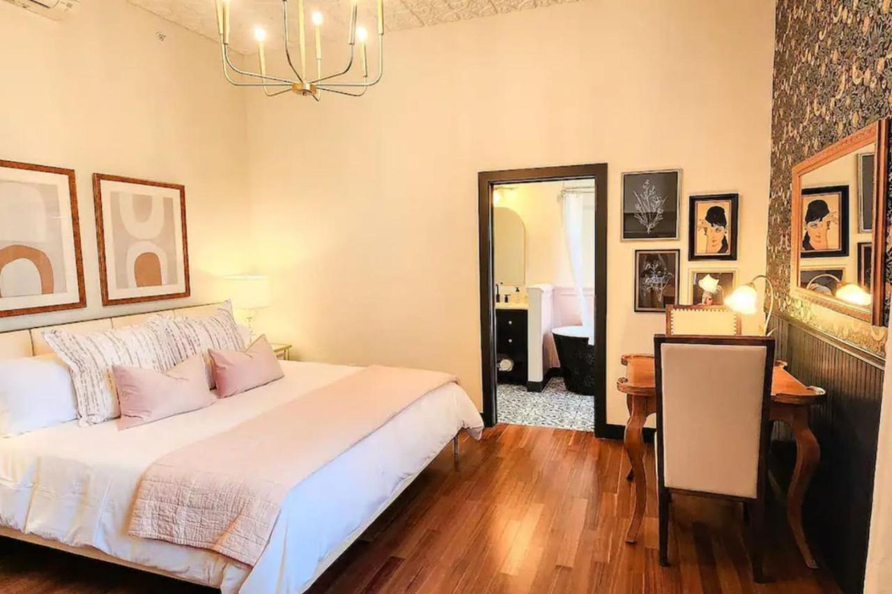 Grass Valley Vacations - Speakeasy King Suite (Rm 8) - Property Image 1