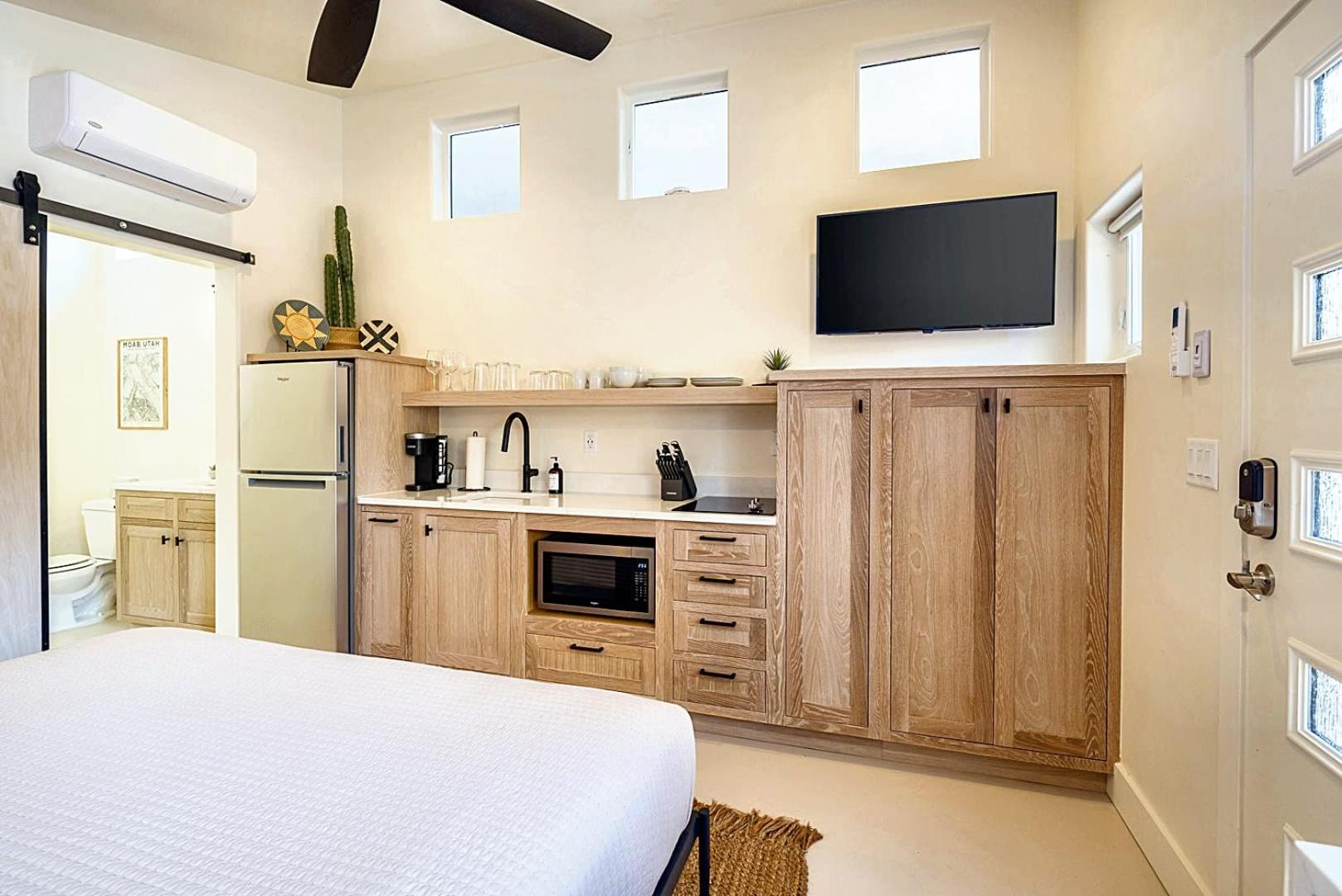 Downtown Kokopelli West 9 - Newly Remodeled Stylish Studio view 3