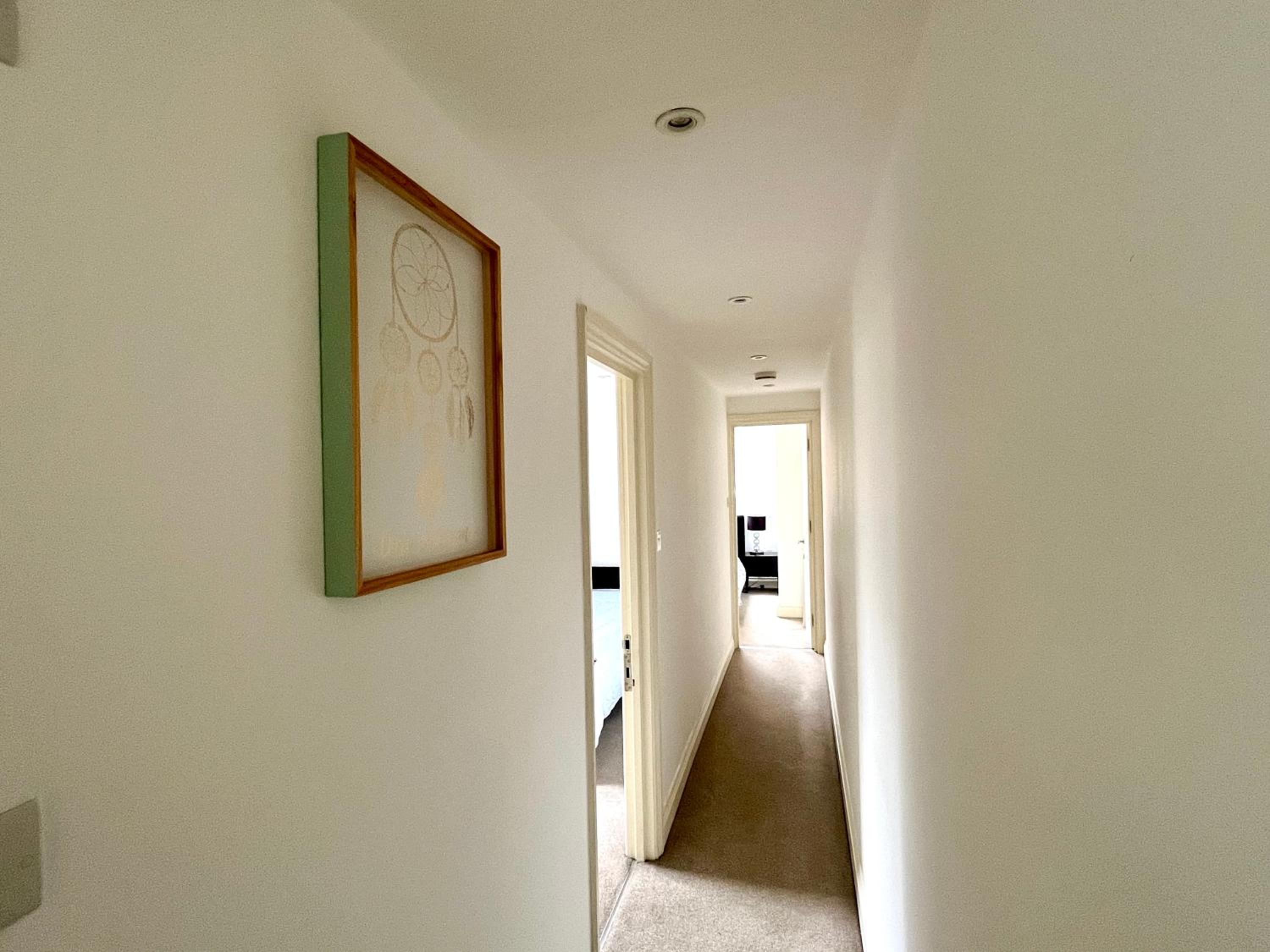 Central, Modern, Westfield, close to Tube station