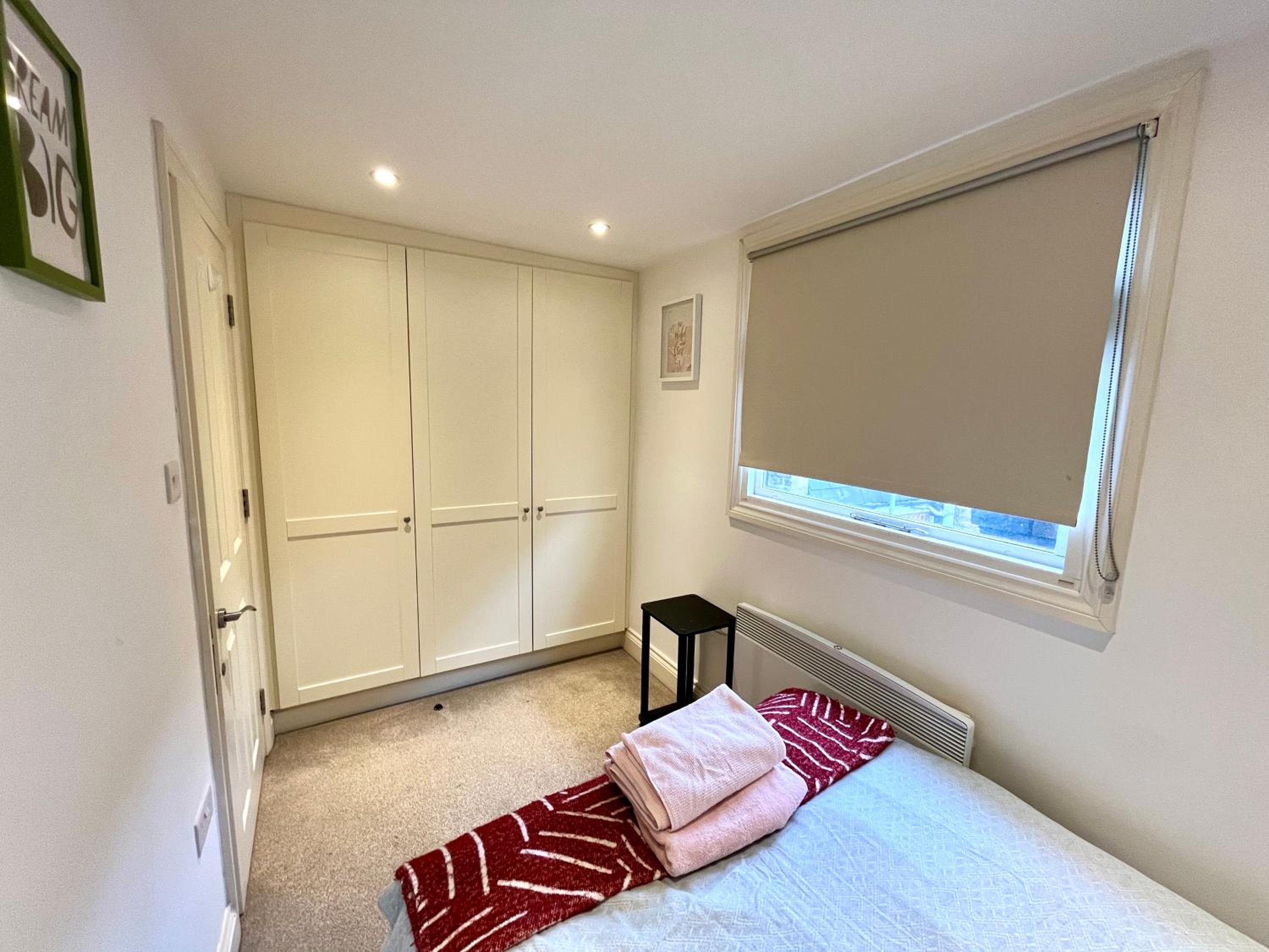 Central, Modern, Westfield, close to Tube station