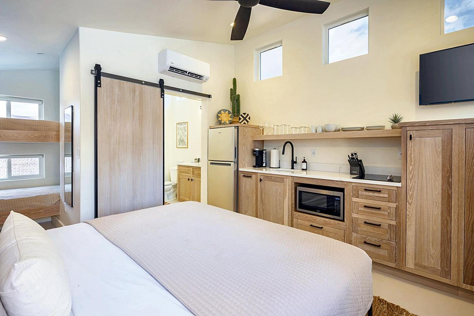 Downtown Kokopelli West #10 - Newly Remodeled Stylish Studio view 3