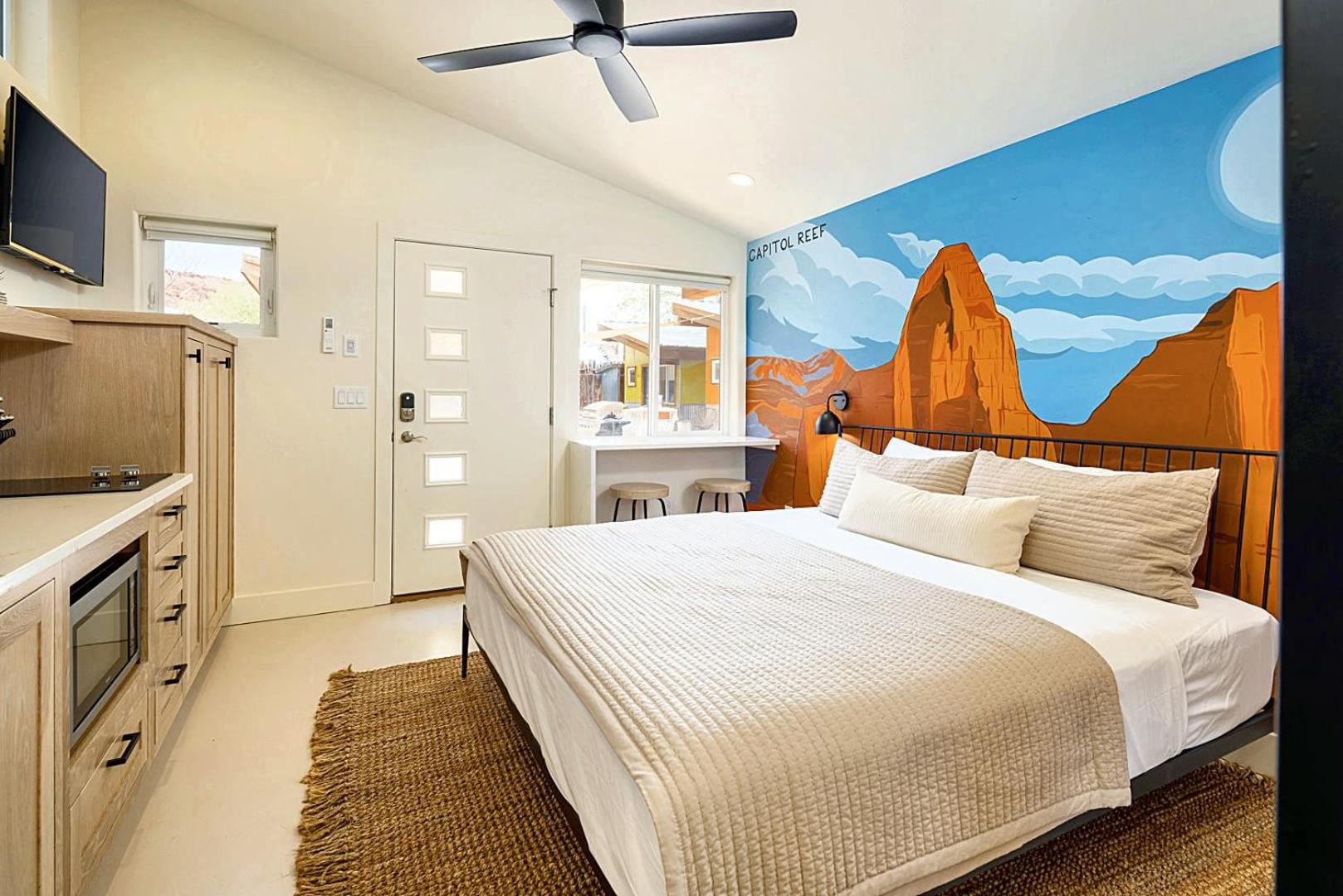 Downtown Kokopelli West #10 - Newly Remodeled Stylish Studio view 4