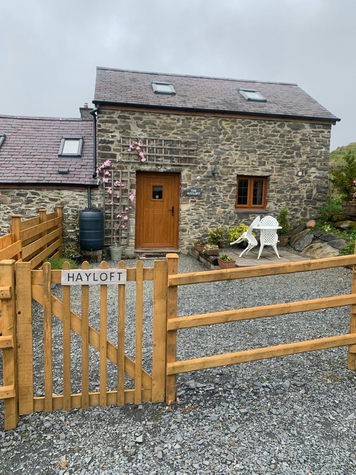 Tanyresgair Cottages view 4