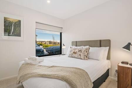 Alps Vista Retreat - Wanaka view 5