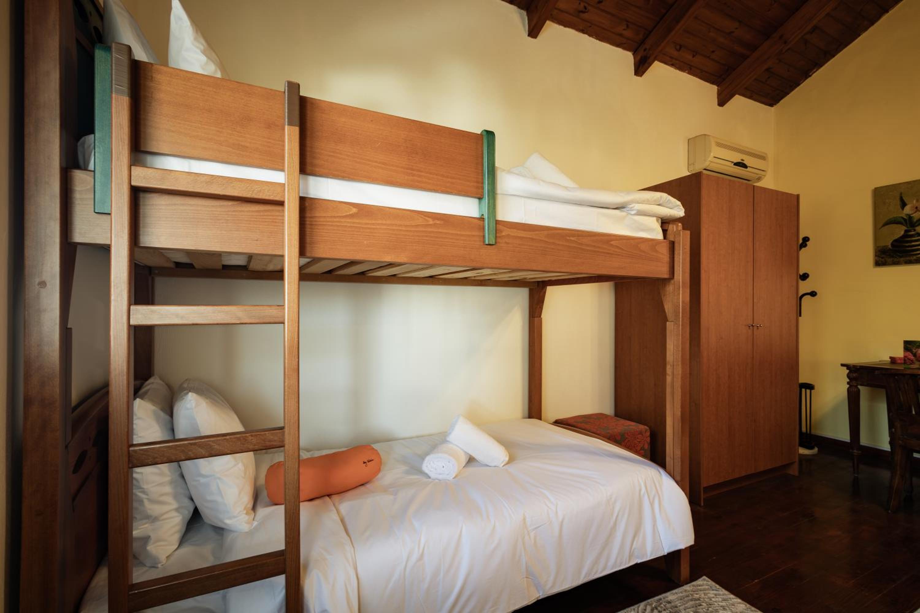 Sunset Suite - Salamina Island view 4