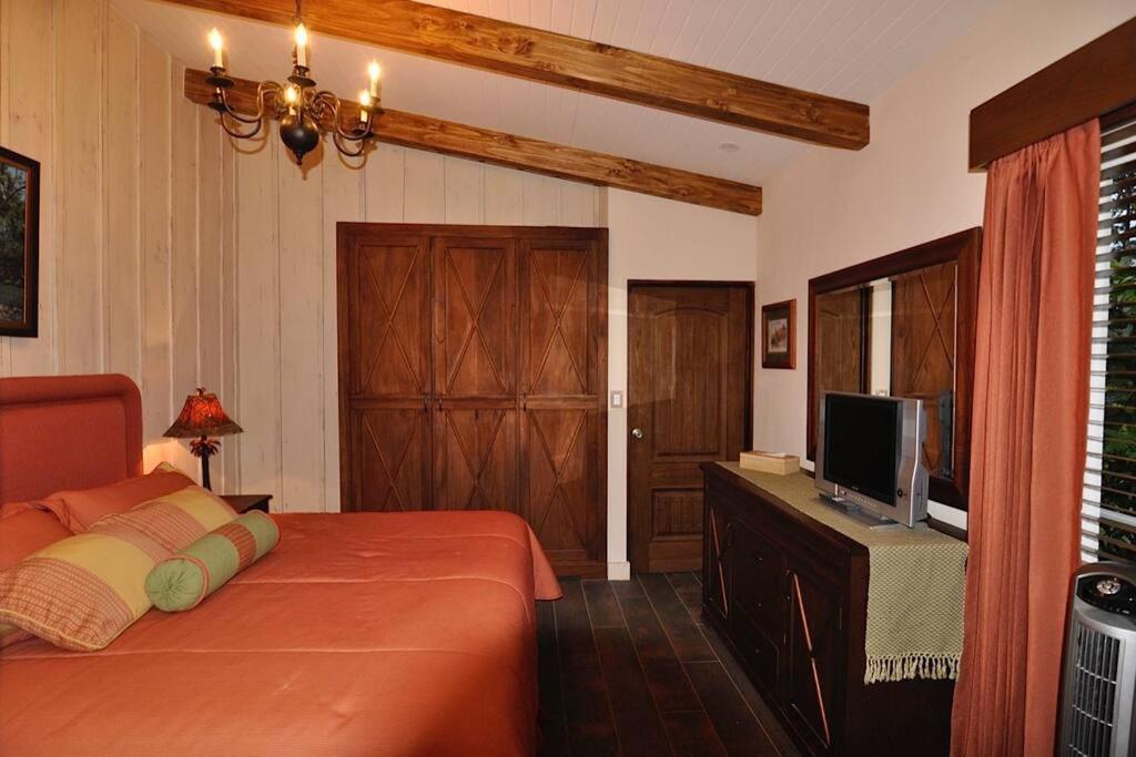 Cabin at Los Titos Coffee Farm