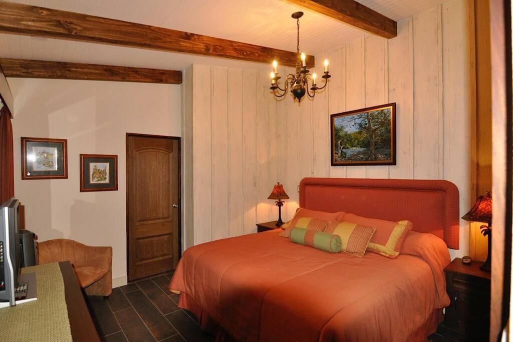 Cabin at Los Titos Coffee Farm