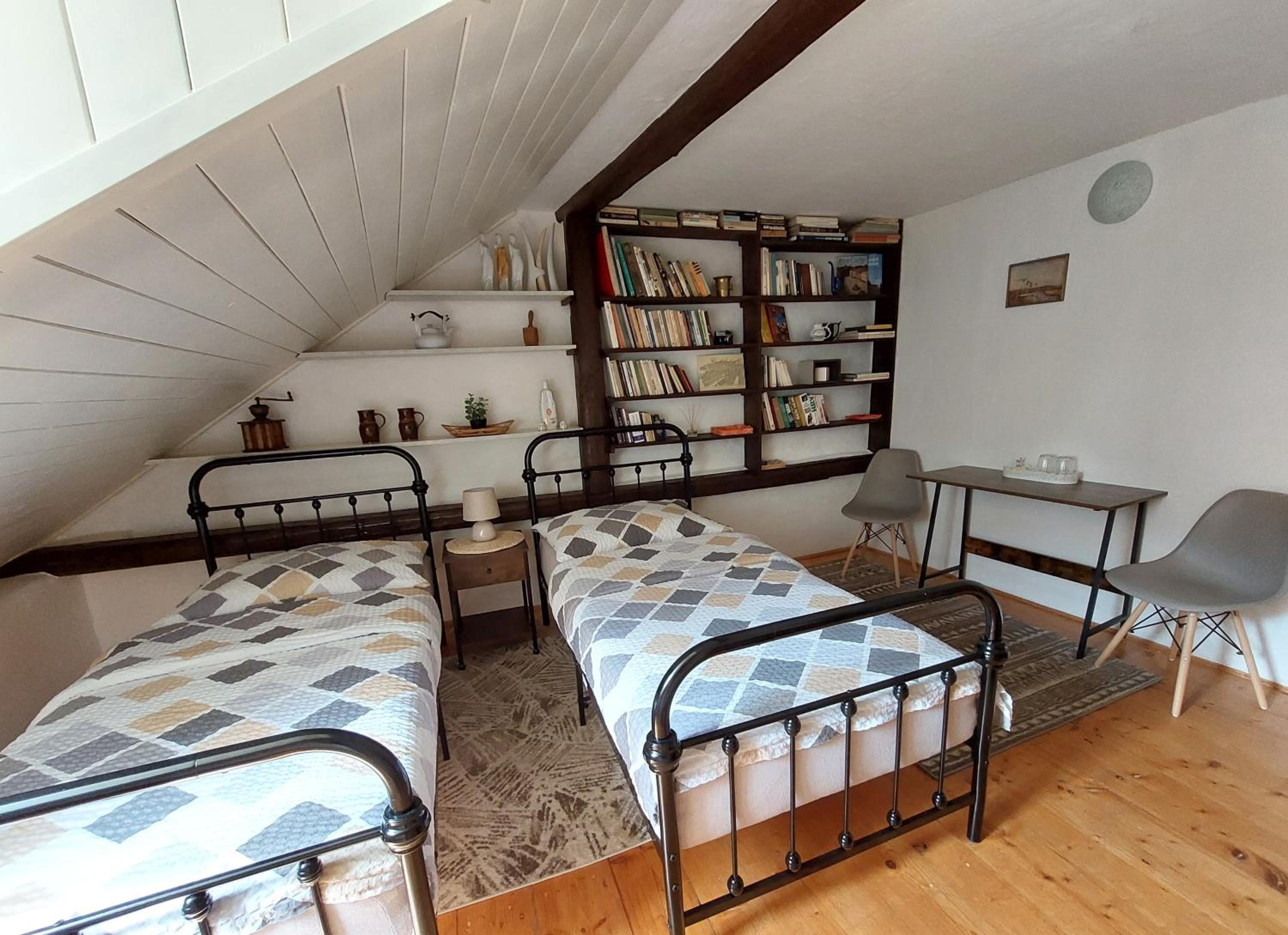 Rooms Central KV