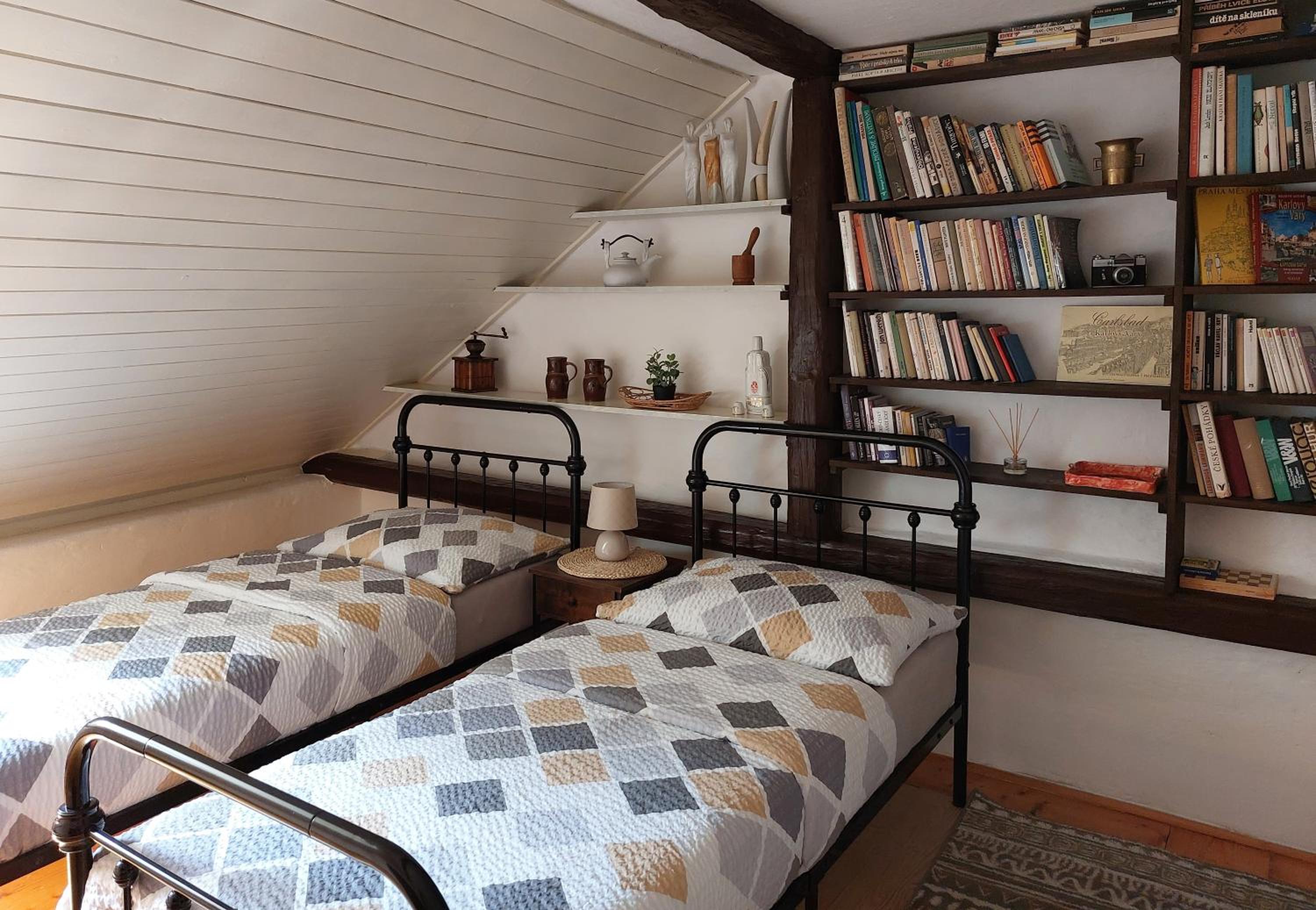 Rooms Central KV