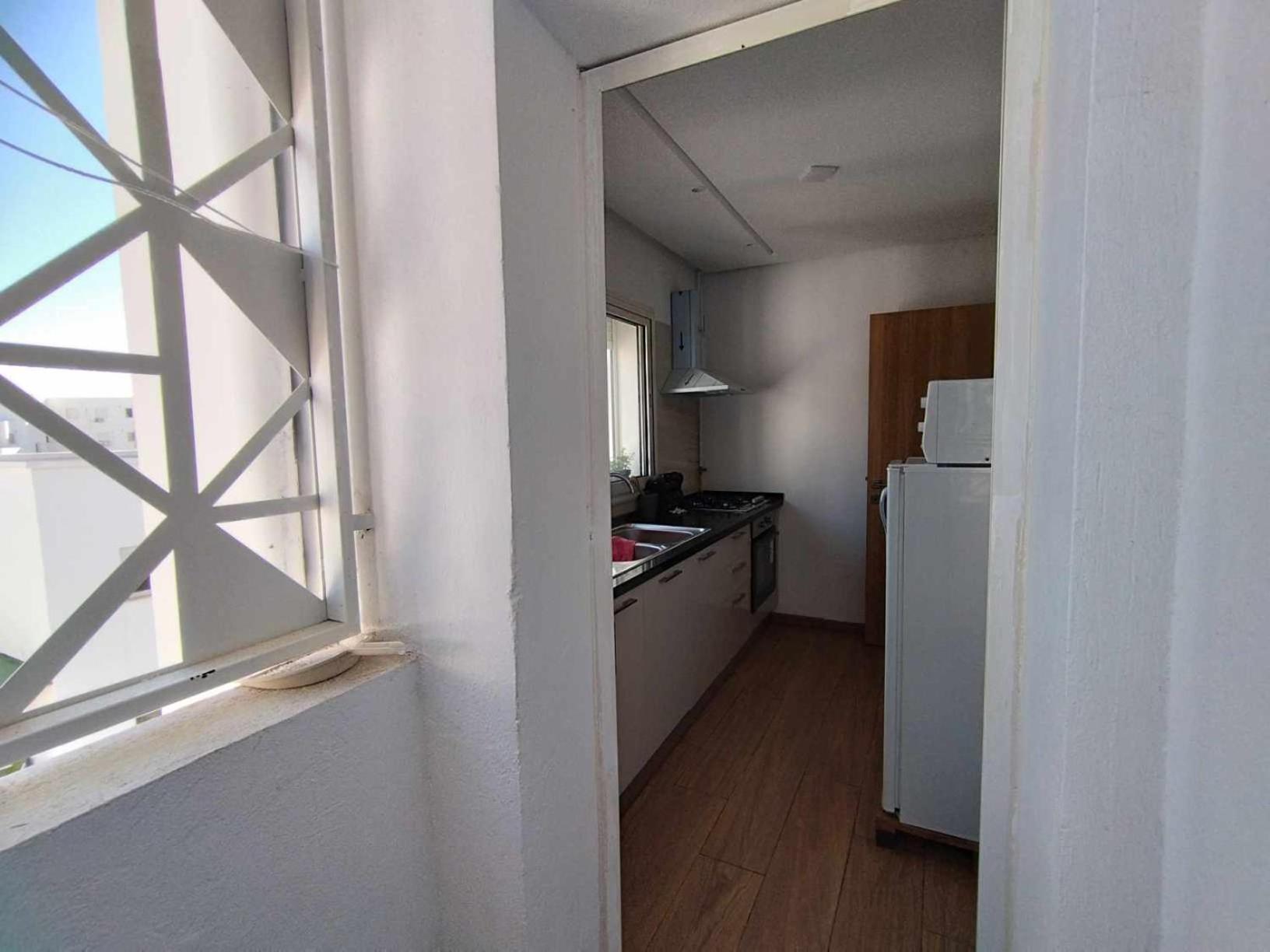 Luxueux appartement S1 Mourouj 6 - Propre, lumineux & bien équipé view 4