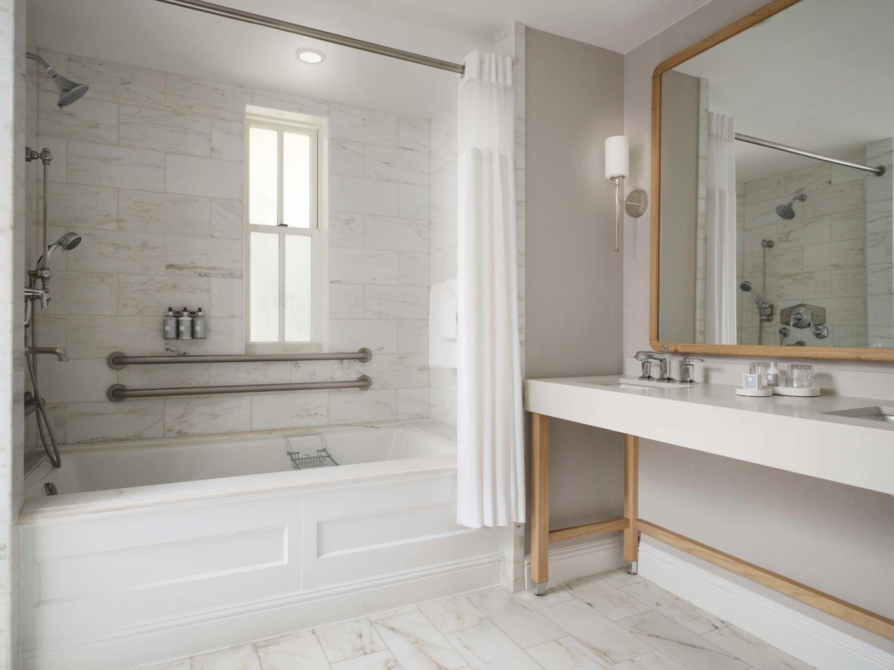 Beach Village at The Del, LXR Hotels & Resorts