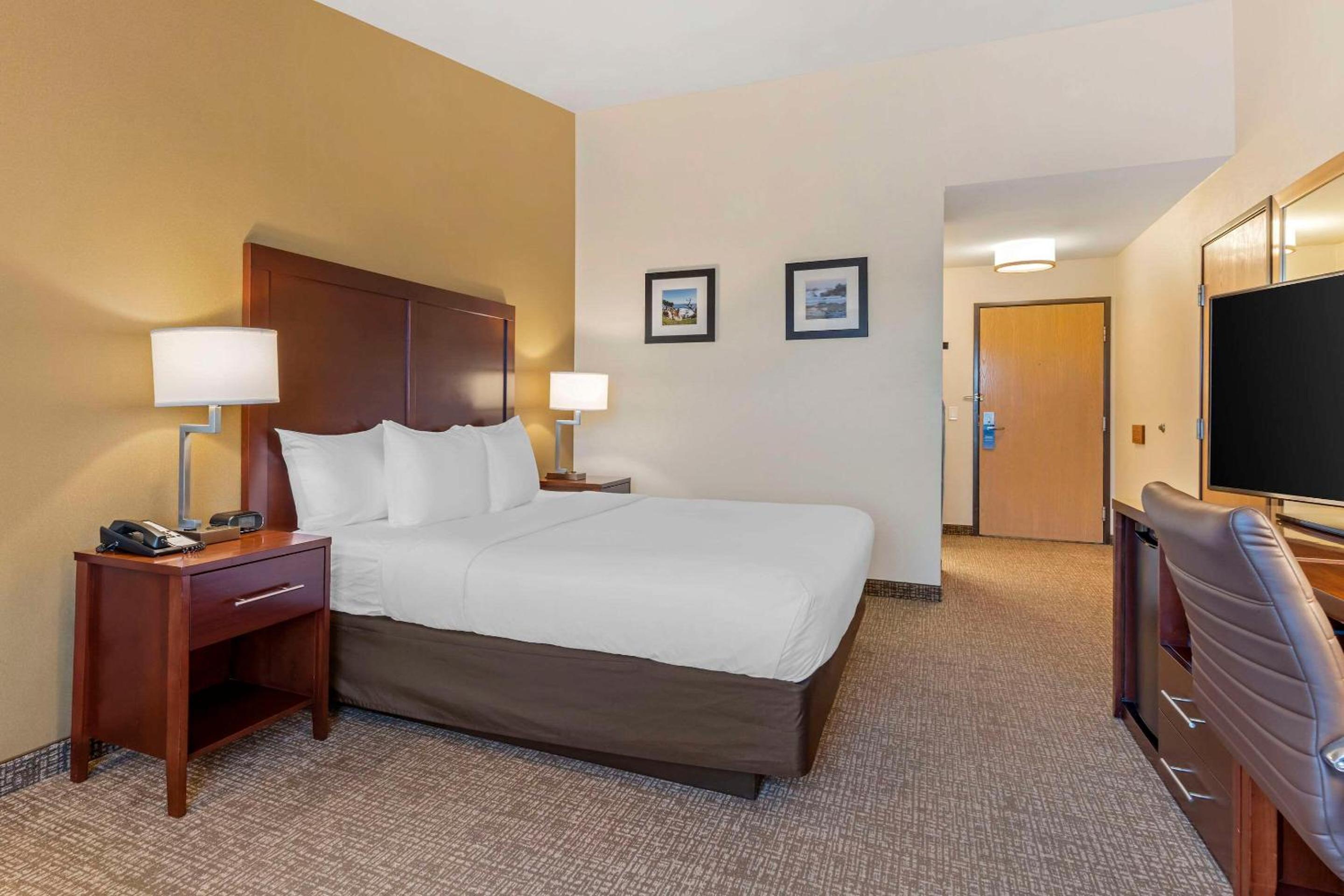 Marina Vacations - Comfort Inn Marina on the Monterey Bay - Property Image 4