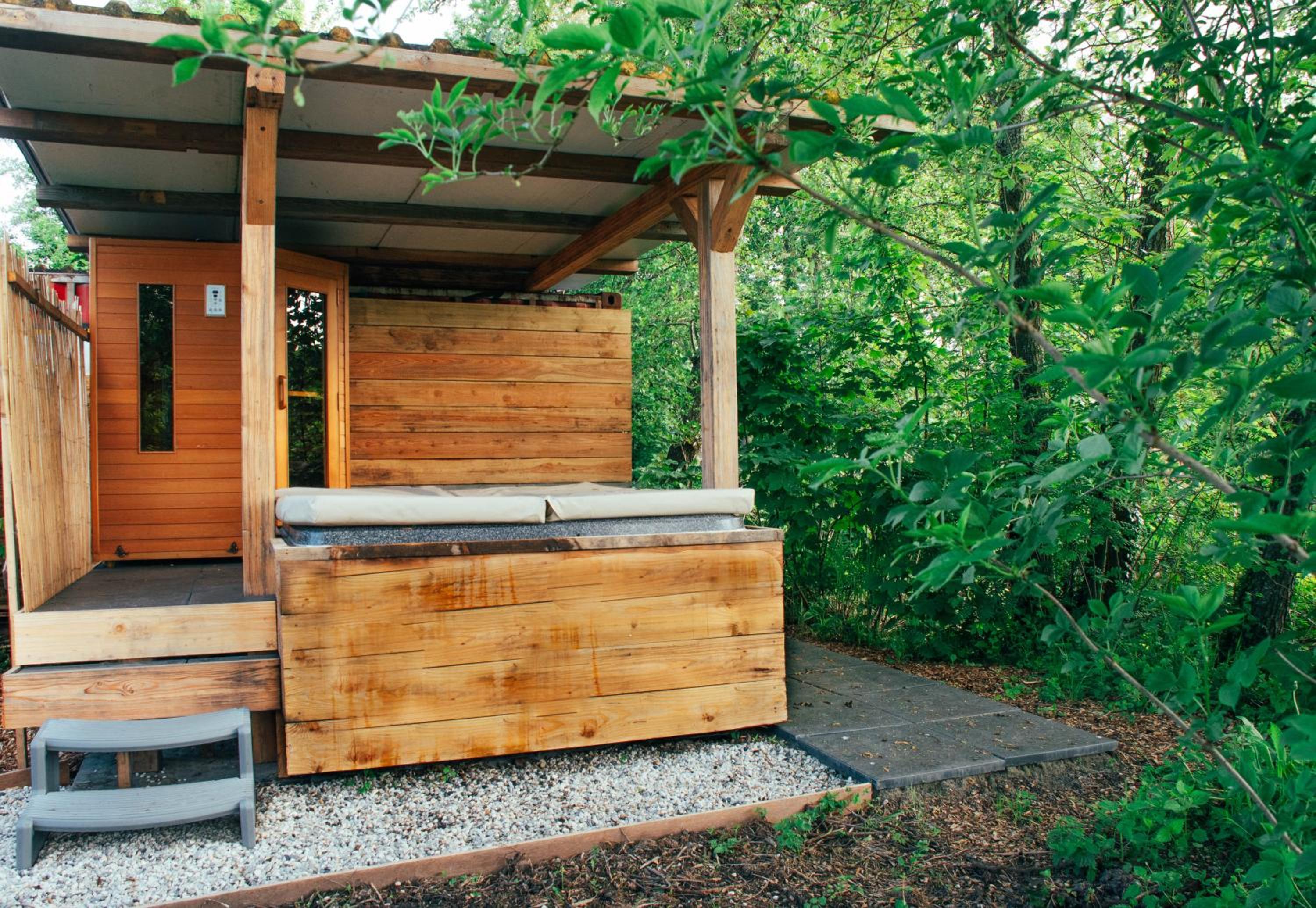 Farmhouse, Jacuzzi, Sauna, BBQ grill & Garden, Sleeps 24 view 3