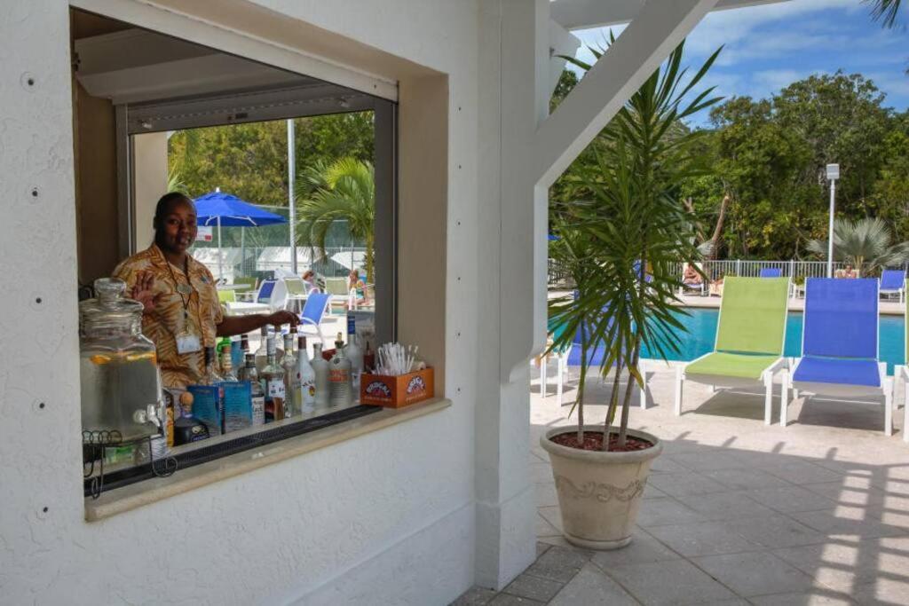 Luxurious 2BR 2BA Ocean Pointe Condo Tavernier Fl view 5