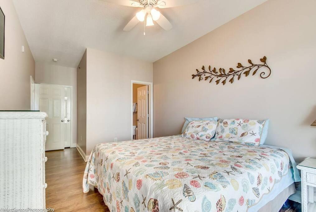 Huge Beautiful Condo with great view of the Ocean view 3
