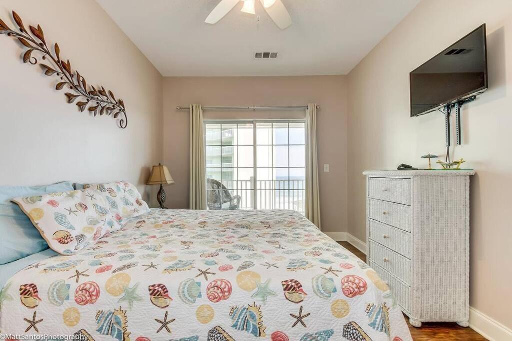 Huge Beautiful Condo with great view of the Ocean view 4