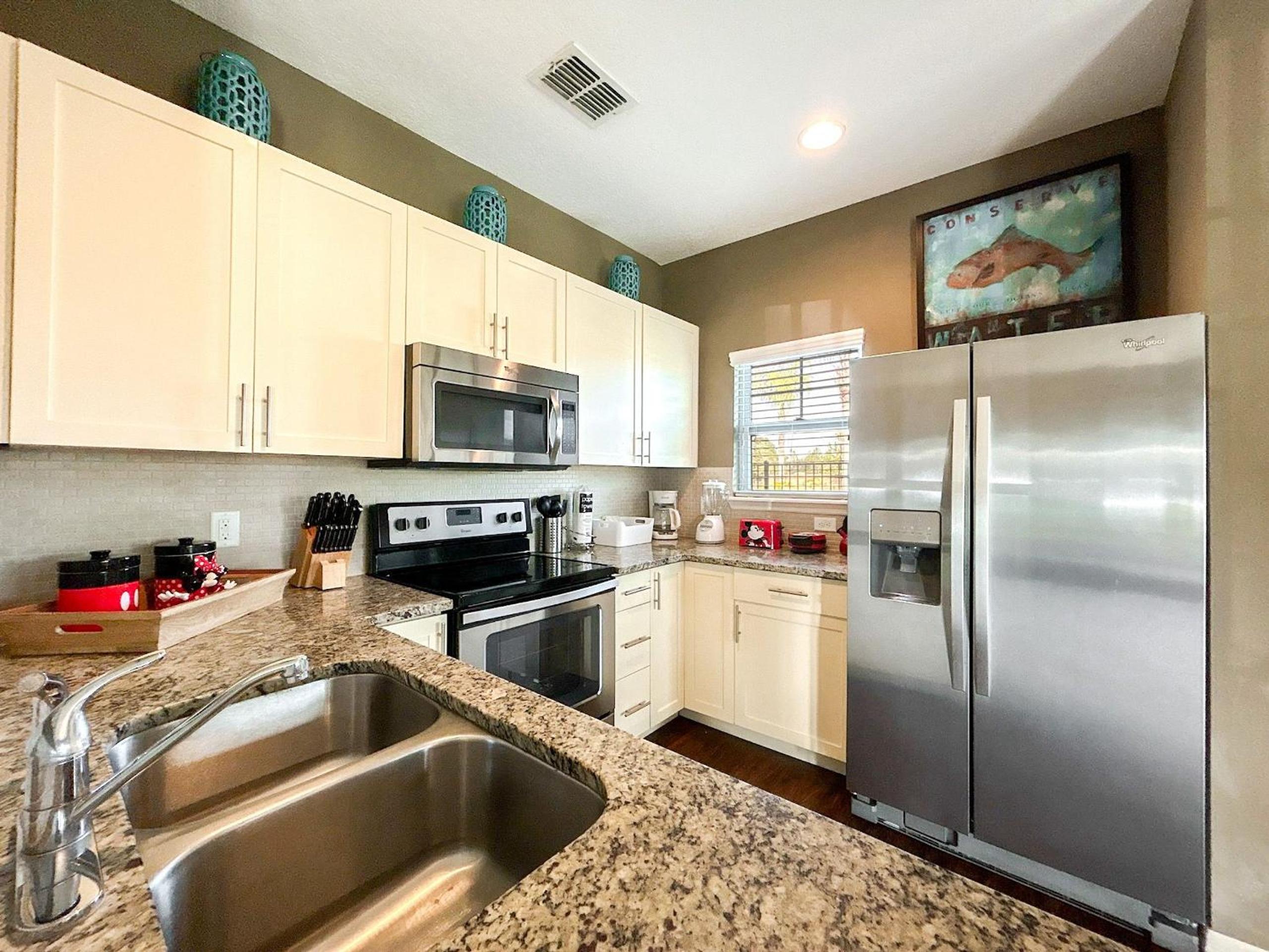Cozy Townhouse Kissimmee FL. view 3