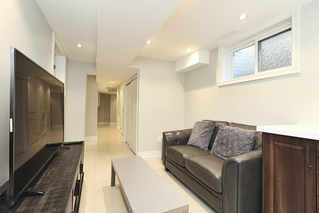 Barrie House near to all amenities
