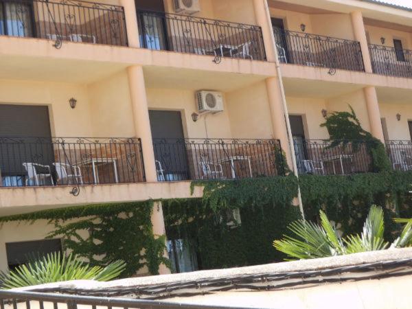Hostal Los Rosales view 2