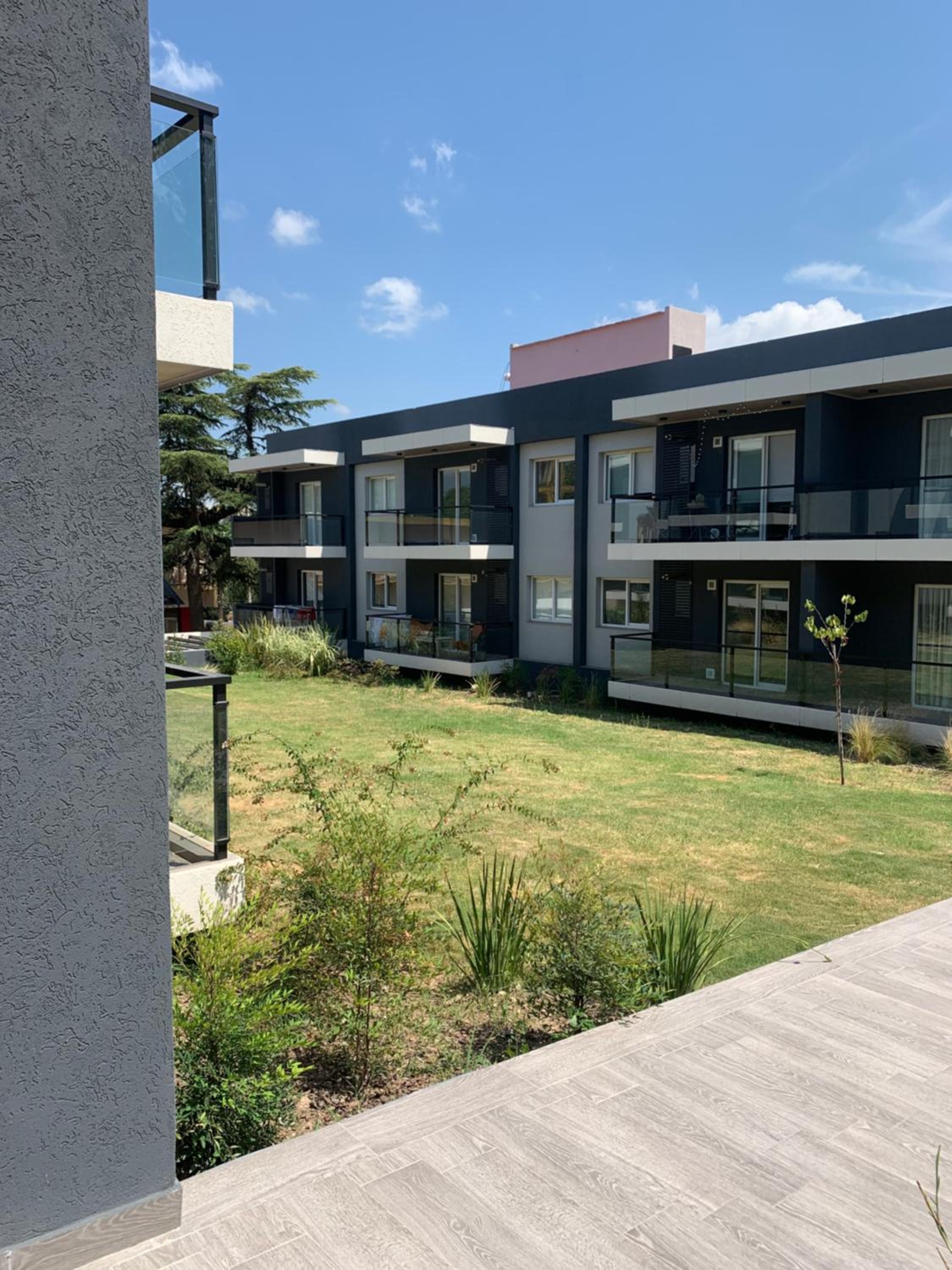 Villa Edén Departamento 1 Dormitorio con Cochera