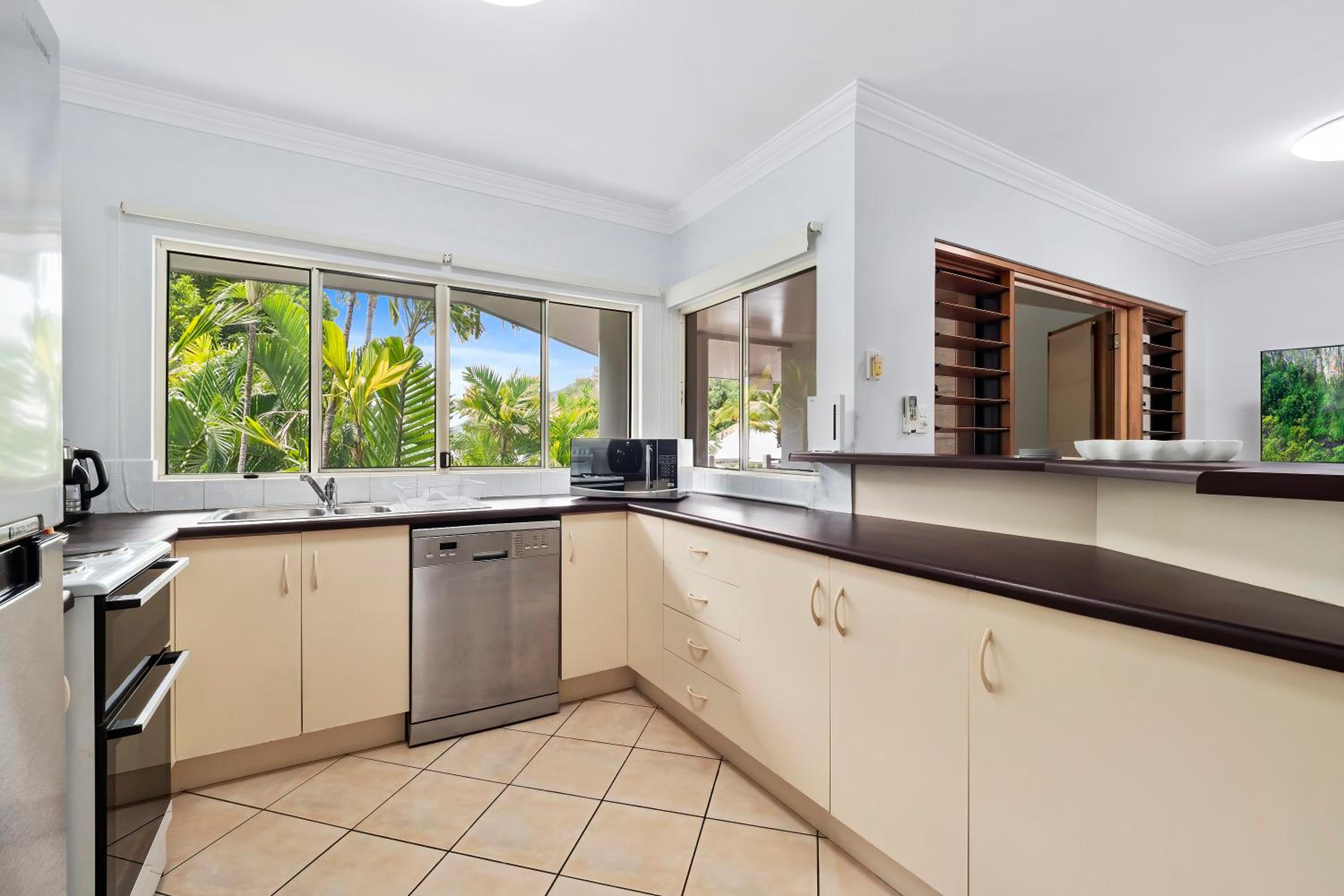 Oliva St 2 Bedroom Palm Cove Apartment