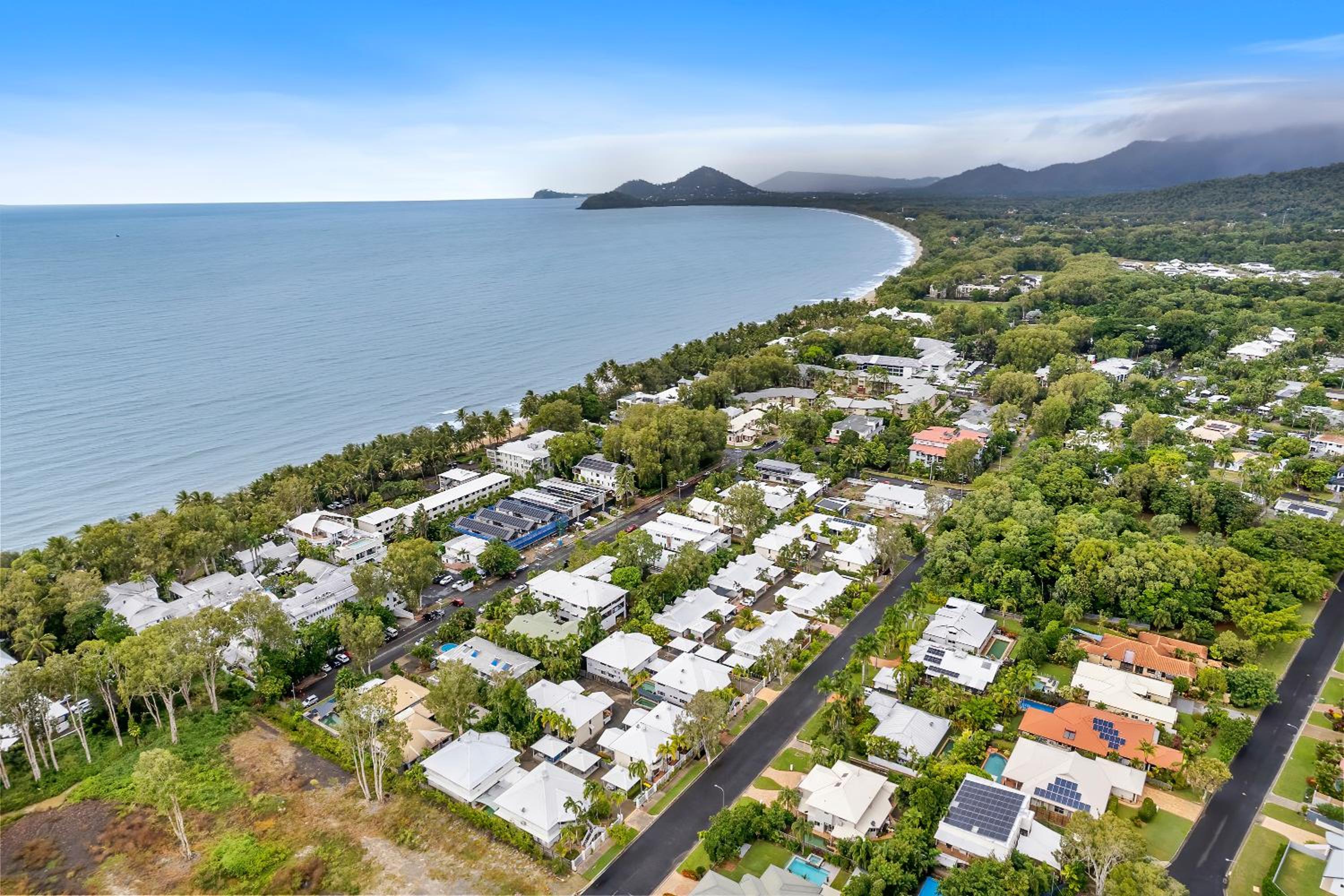 Oliva St 2 Bedroom Palm Cove Apartment