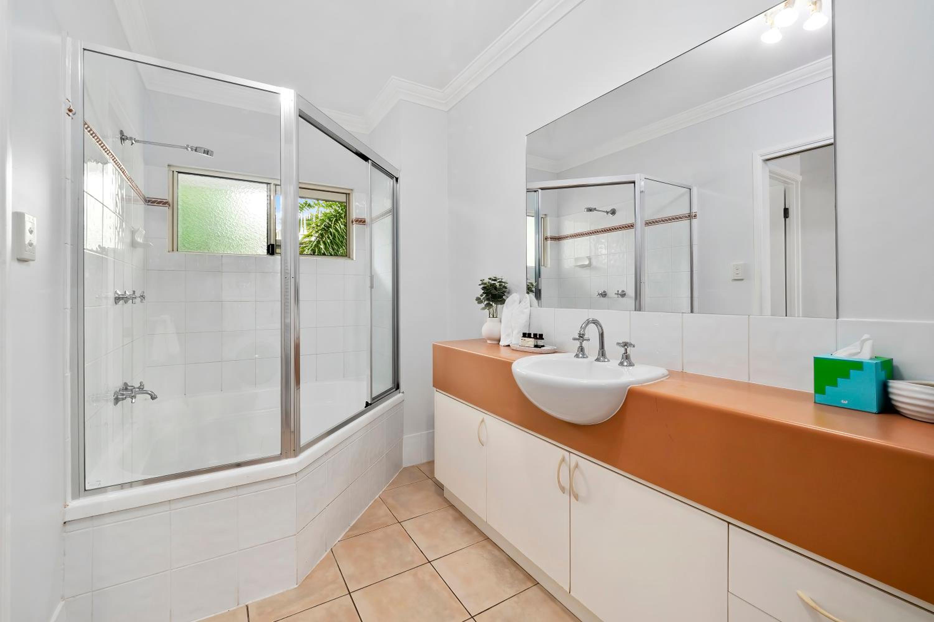 Oliva St 2 Bedroom Palm Cove Apartment