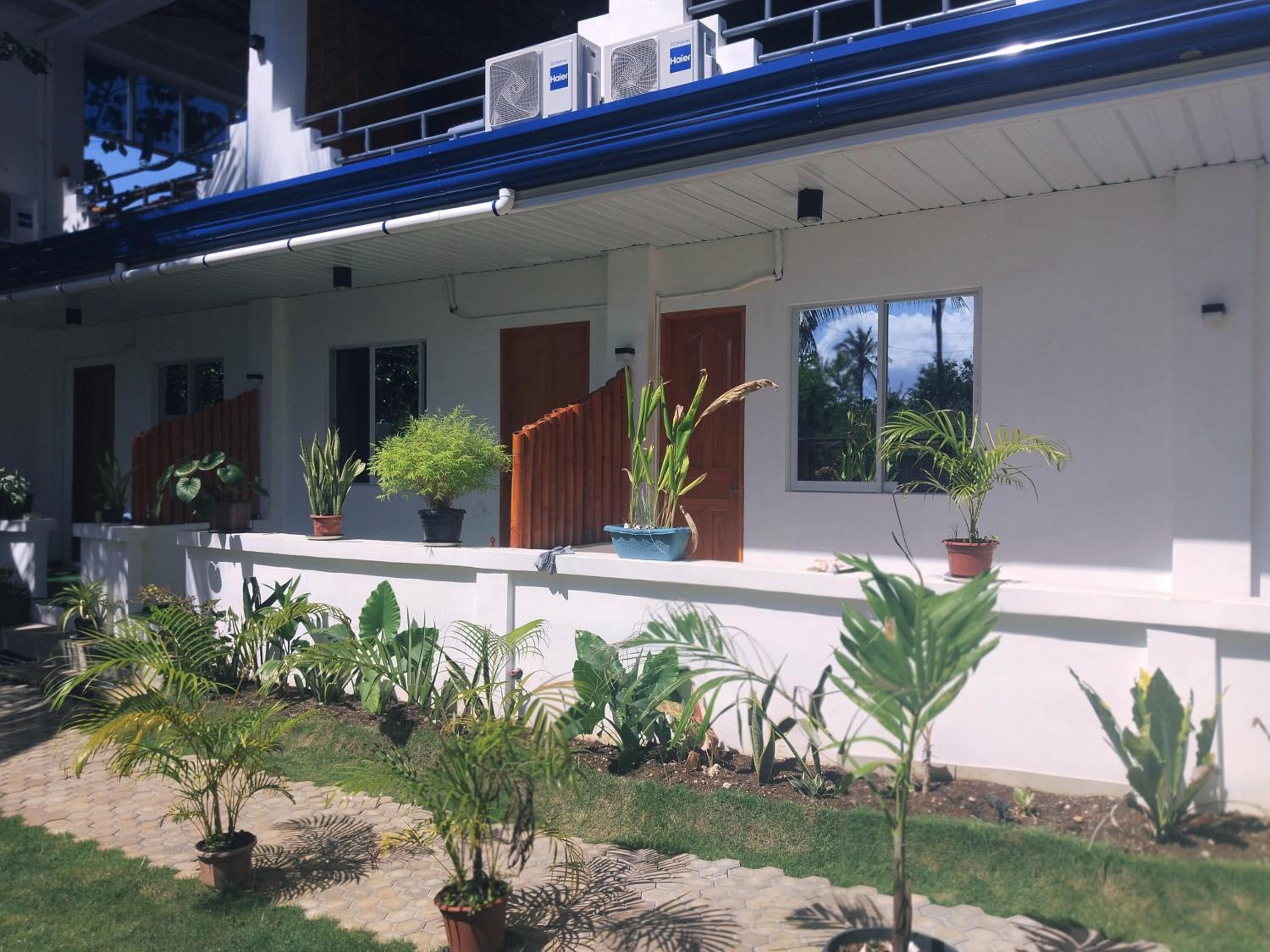 Blue Pagoda Rooms view 4