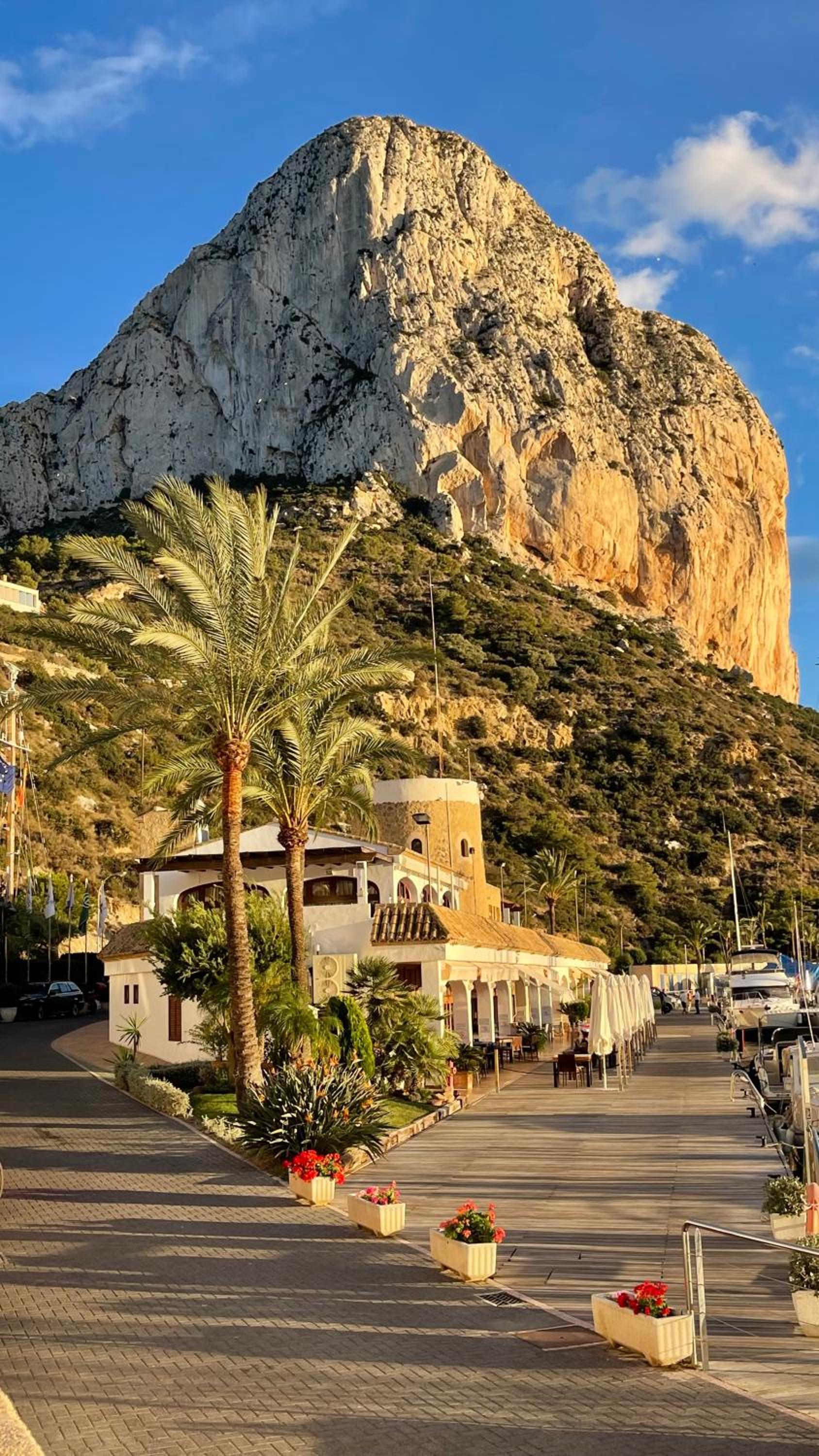 BEST LOCATION Apartamento en la mejor ubicación de Calp con parking
