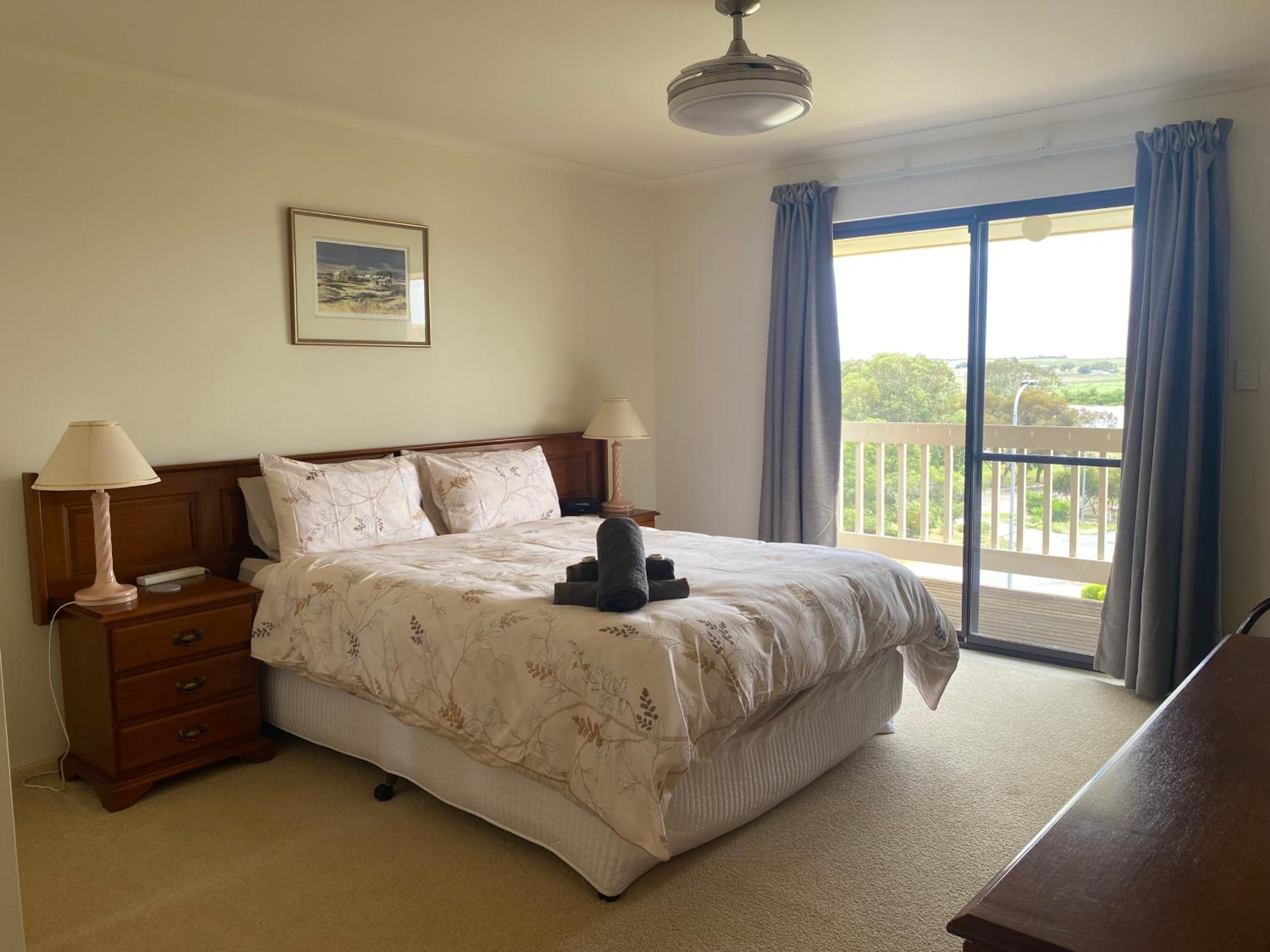 Pelican Retreat - corporate / tradie / family