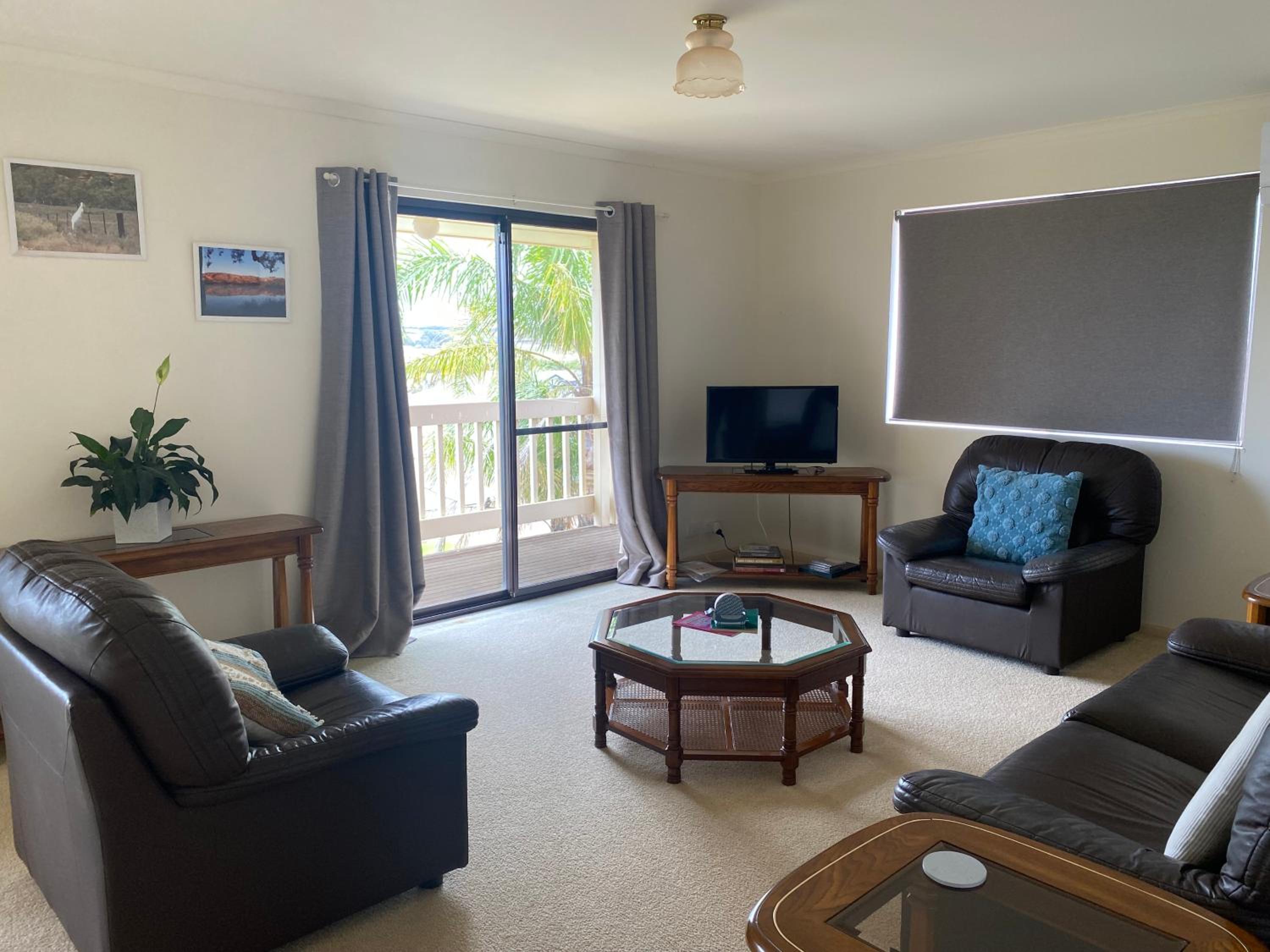 Pelican Retreat - corporate / tradie / family