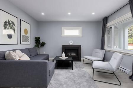 Spacious 4 BR House in Park Drive