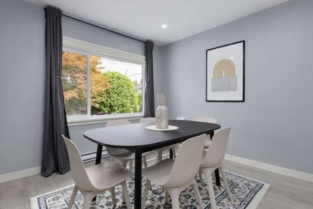 Spacious 4 BR House in Park Drive