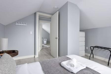 Spacious 4 BR House in Park Drive