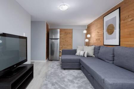 Spacious 4 BR House in Park Drive
