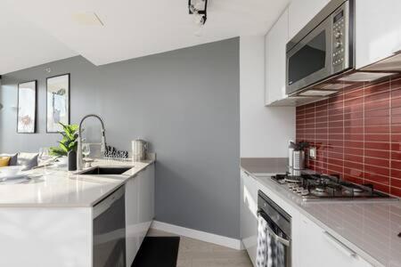 Cozy 1BR Condominium Suite in West Cordova