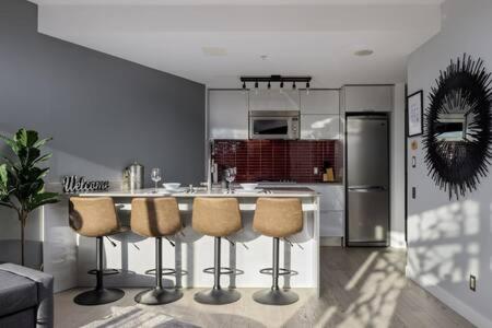 Cozy 1BR Condominium Suite in West Cordova
