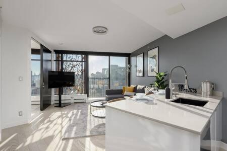 Cozy 1BR Condominium Suite in West Cordova